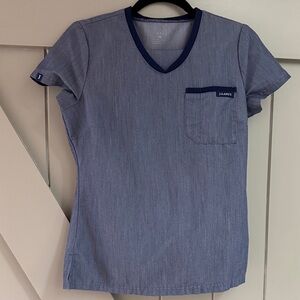 JAANU scrubs in XS (includes top and joggers)